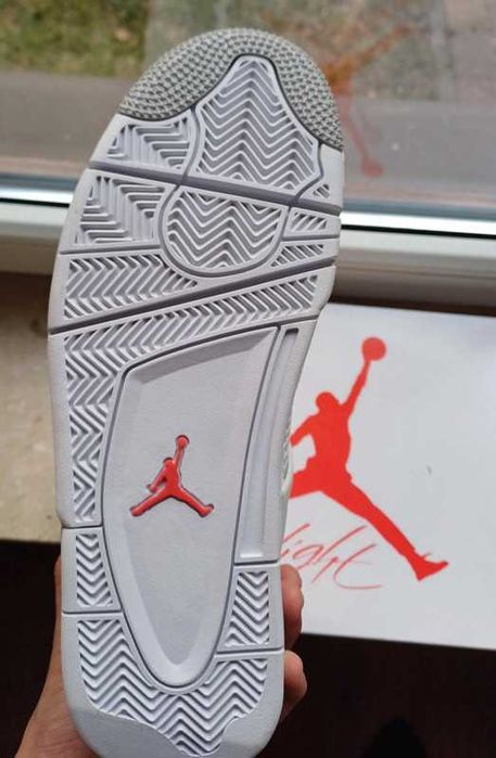 Buty damskie Trampk_Jordan_4_retro_tech_white_Oreo R.43