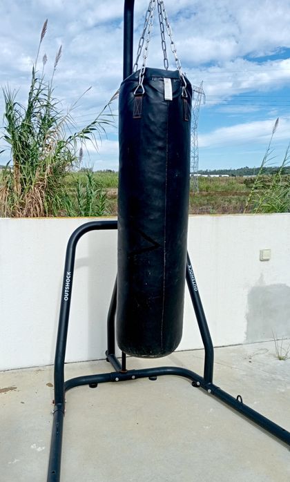 Suporte + saco de boxe