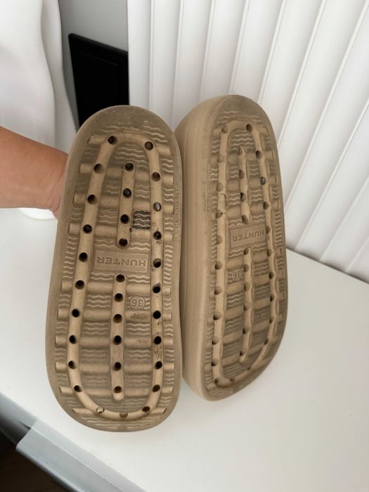 Hunter - Klapki basenowe rozmiar 35/36 beżowe