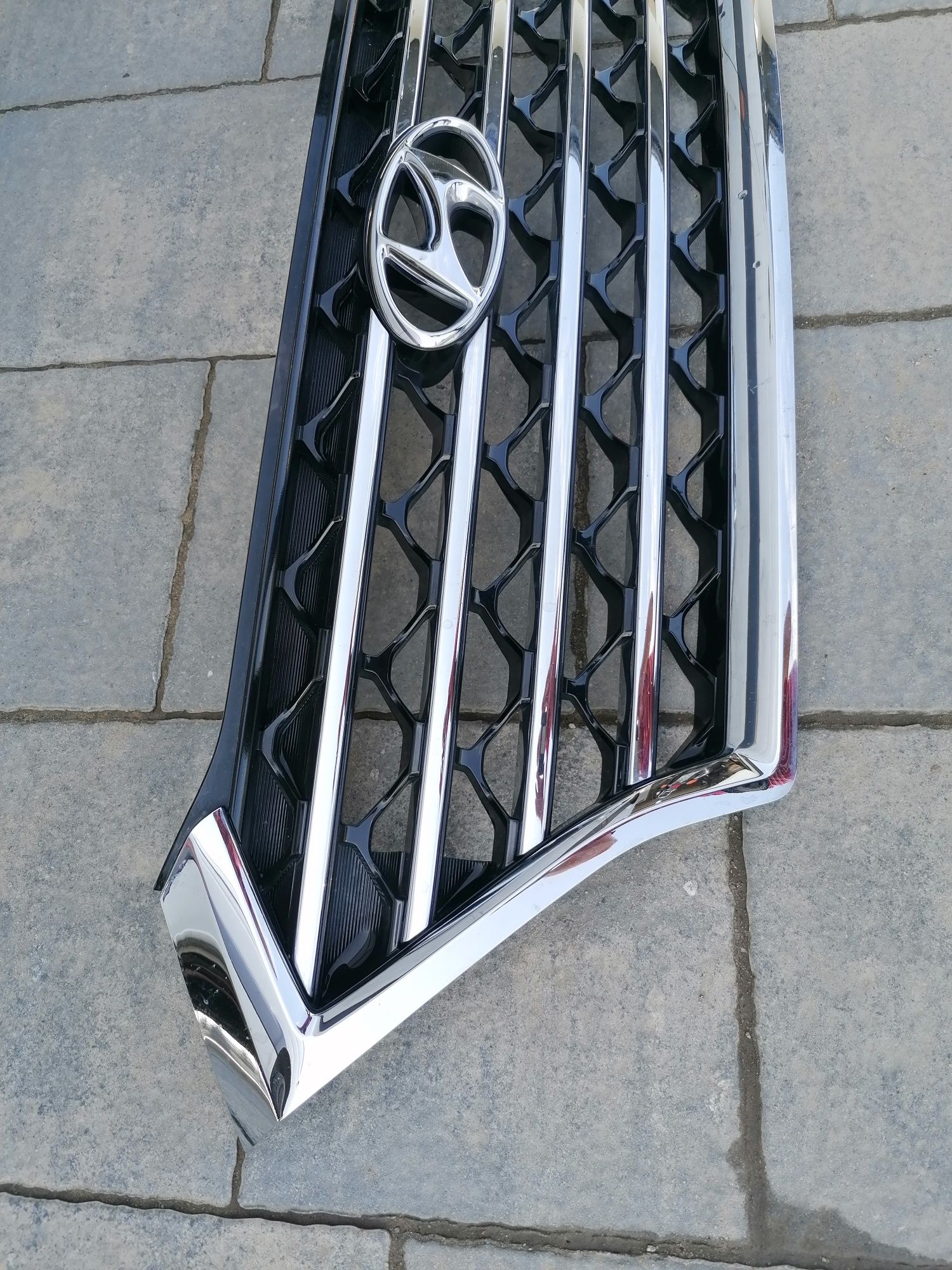 Grill atrapa Hyundai Tucson II Lift 18r- oryginał