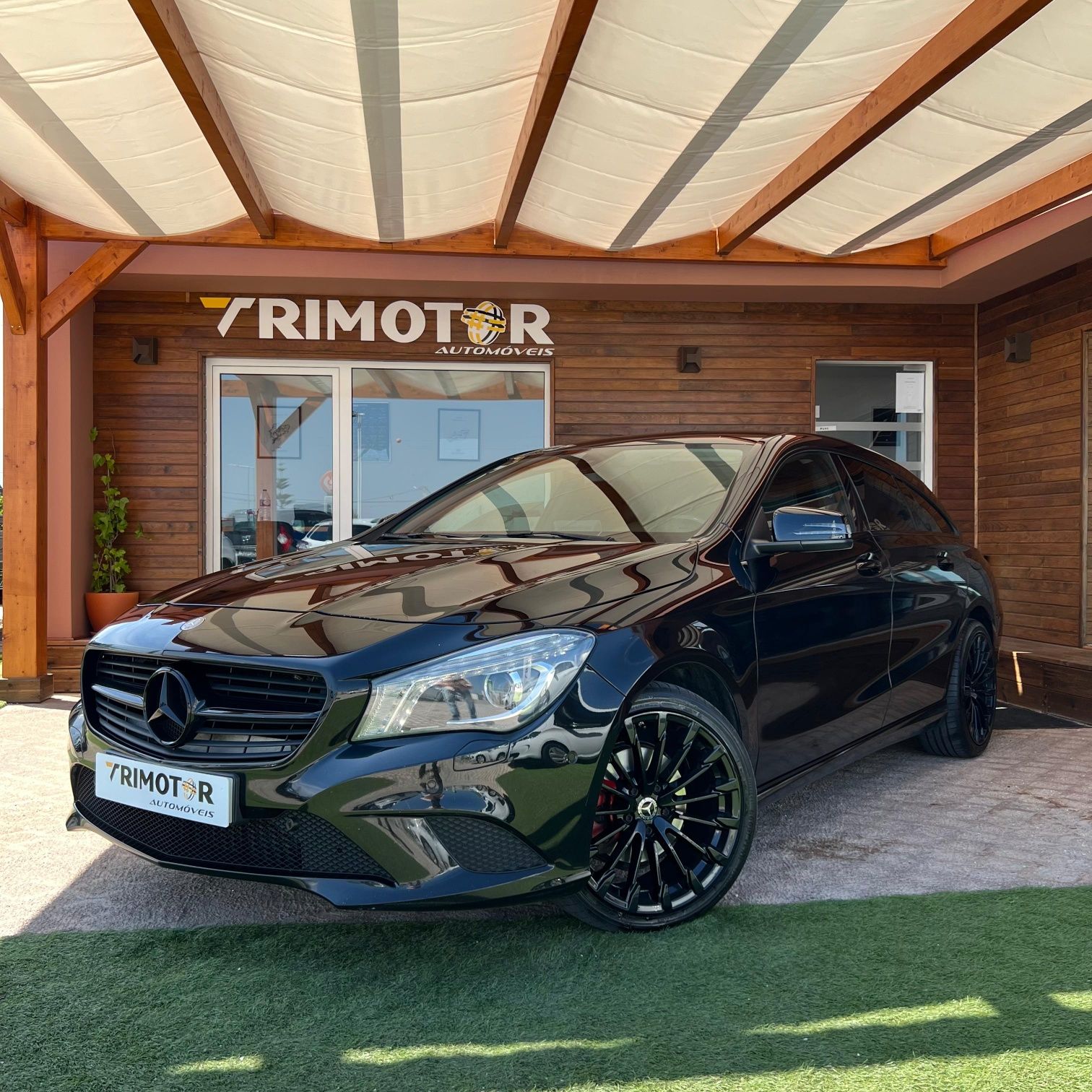 MERCEDES-BENZ CLA 200d  Shooting Brake Urban Black Line