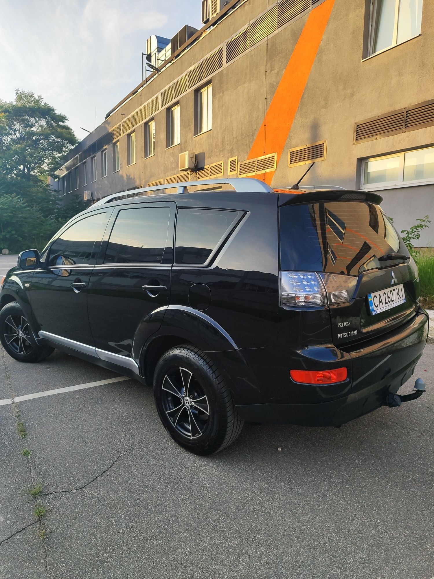 Автомобіль Mitsubishi Outlander