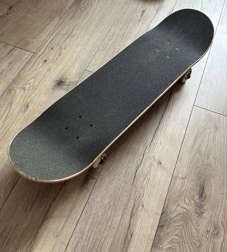 skateboard deska deskorolka Girl (Niels Bennet)