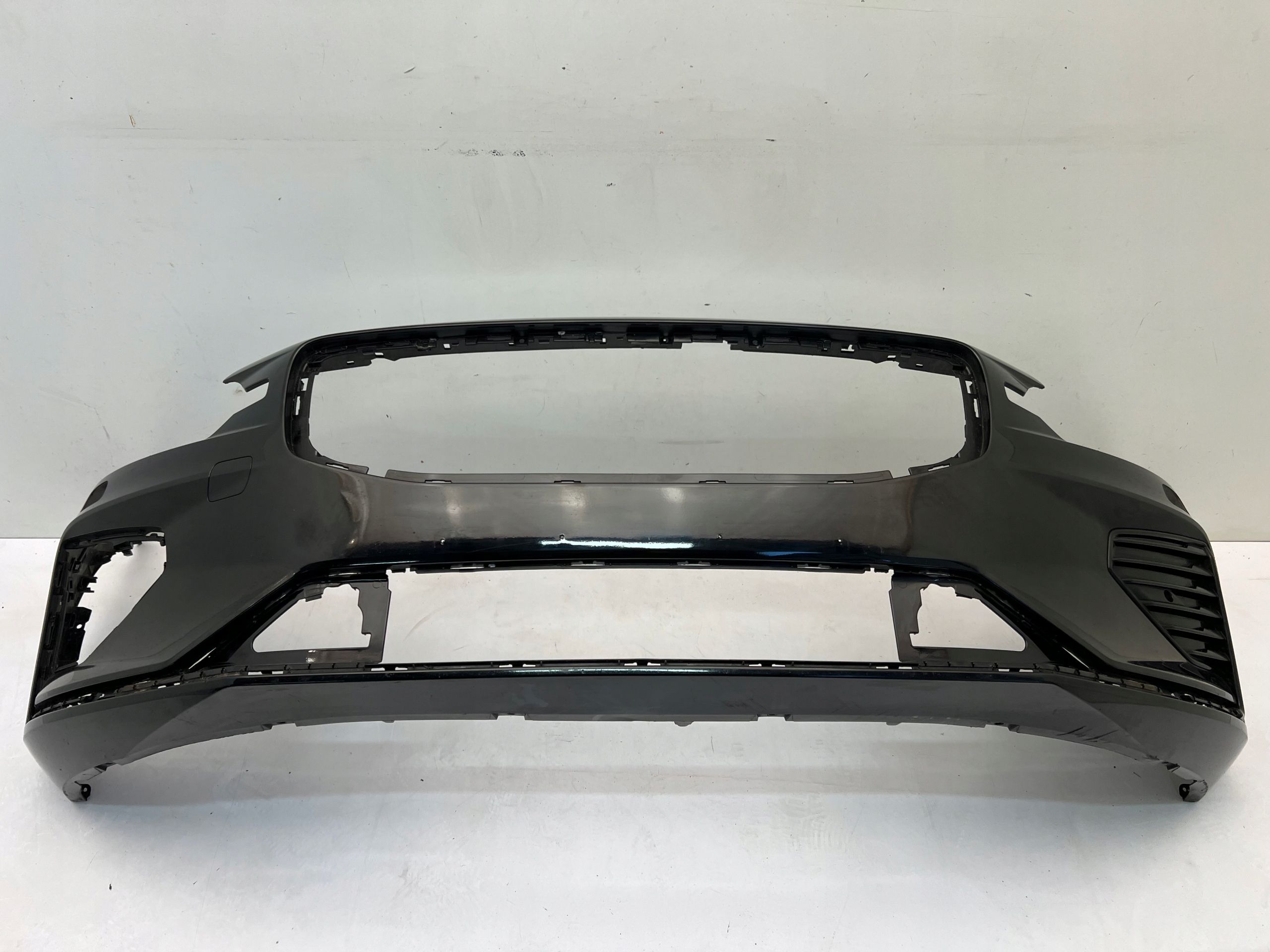 Volvo S60 V60 II Zderzak Przedni r design 2018
