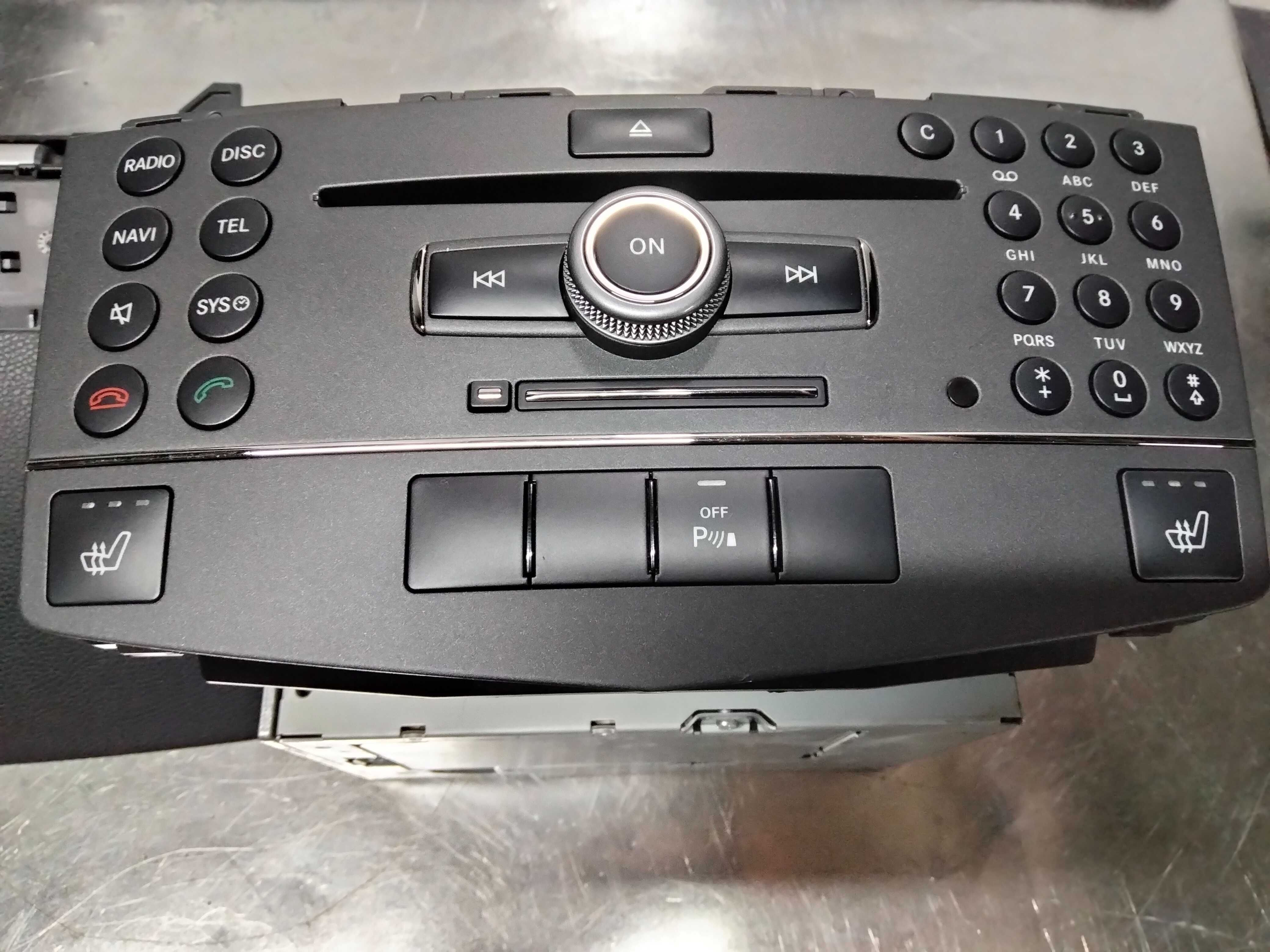 Mercedes C W204  C63 AMG Radio CD FM NAVI TEL COMAND