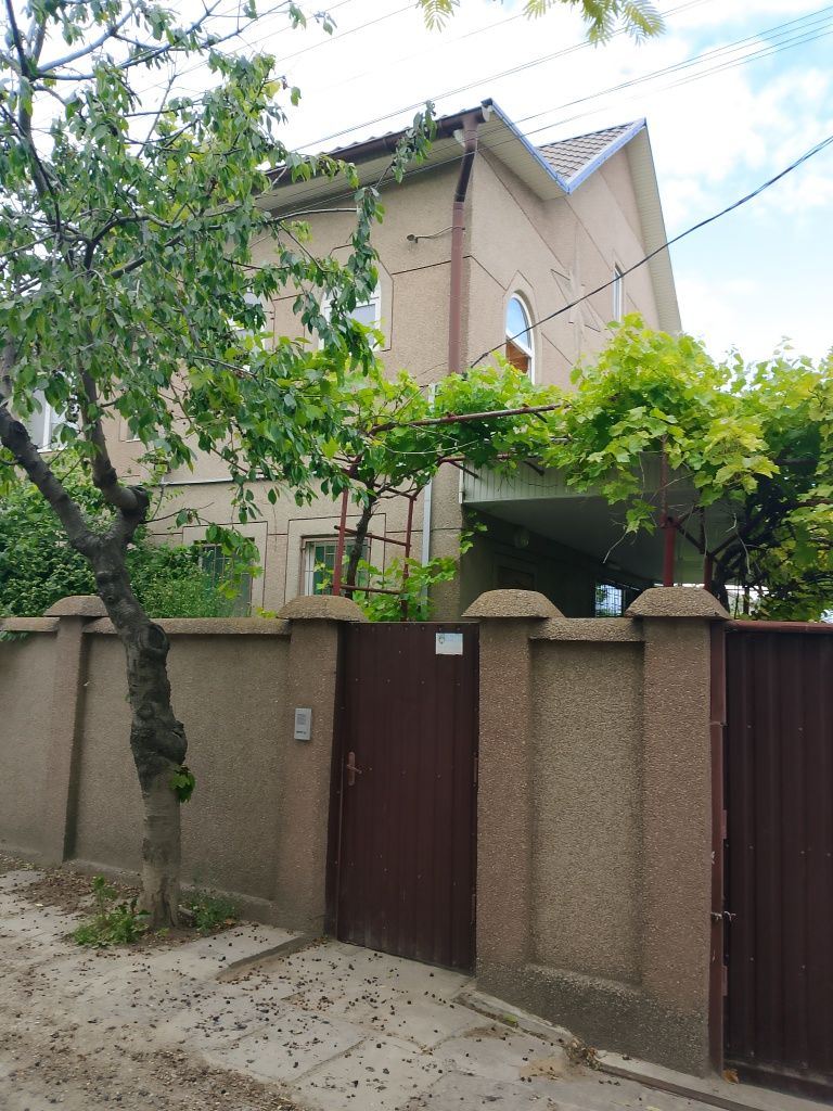 Сдам благоустроенный дом в сухом лимане 2х этажный