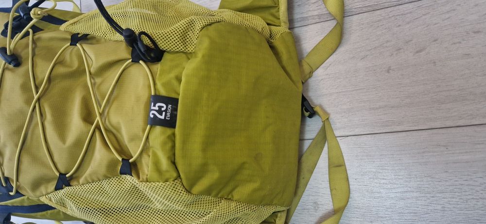 Salomon  25 L.        .