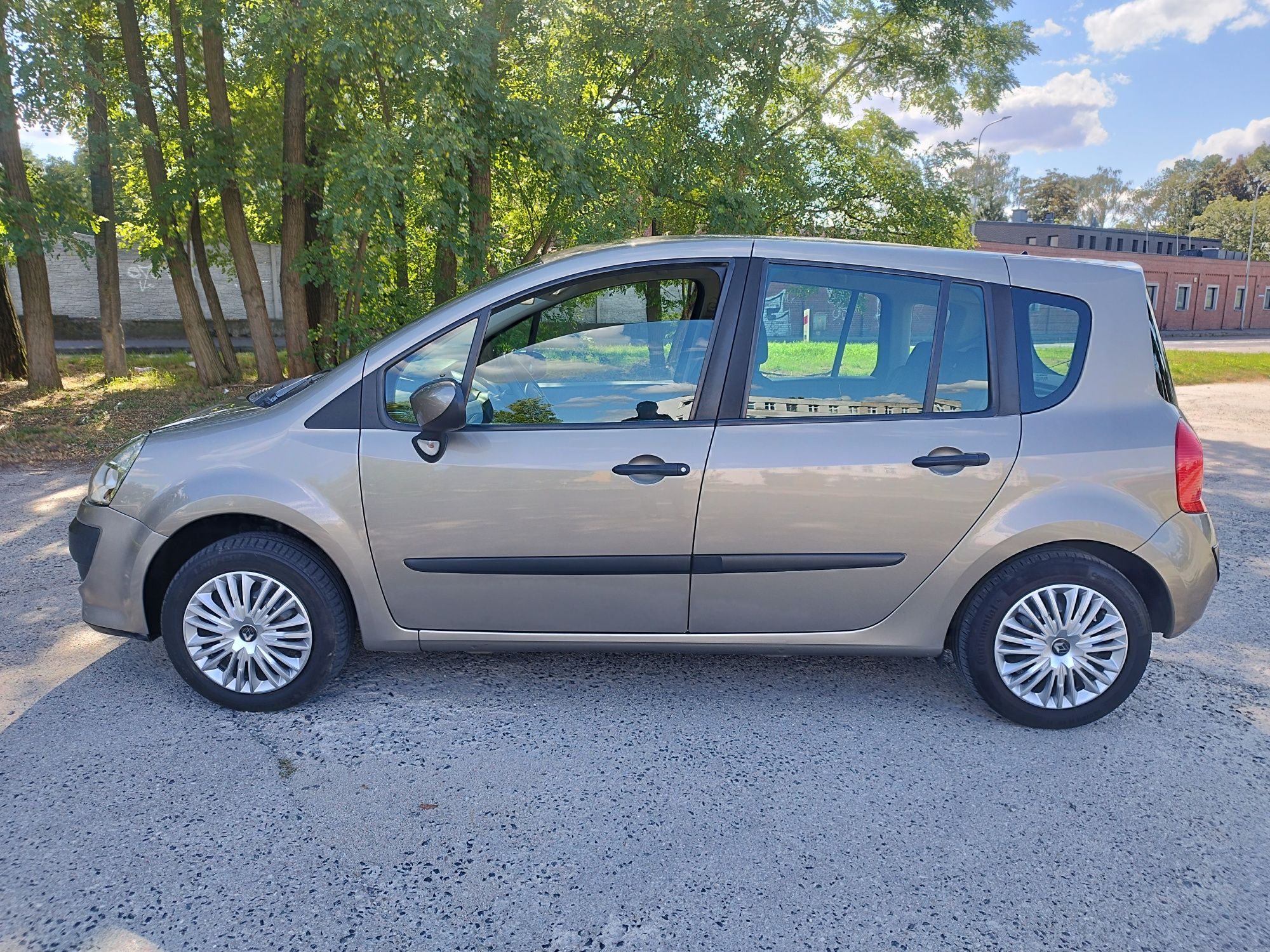 Renault Grand Modus 1.2 16V 100 KM benzyna 91225 tyś.km przebiegu