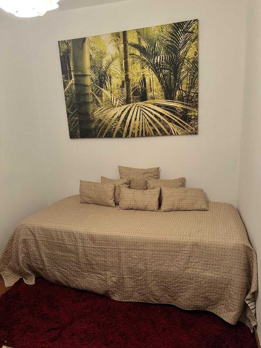 Cama solteiro 90×185 + colchão + sommier + colcha e 6 almofadas