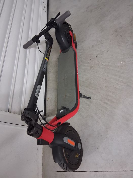 Trotineta elétrica Nineboot D18