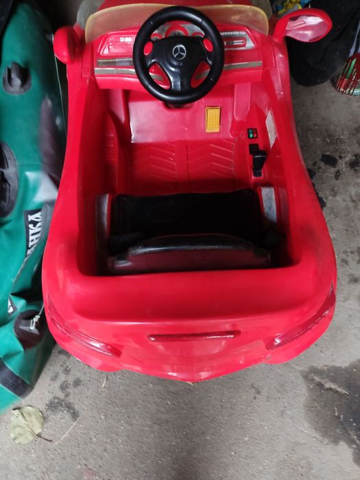 Продам дитячий електромобіль