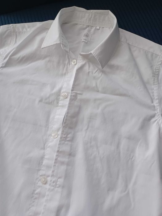 Biała koszula krótki rękaw.