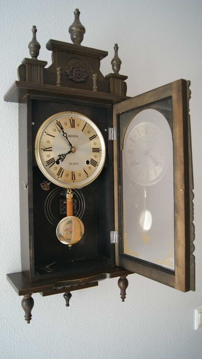347 Zegar wiszący mechaniczny Concordia koreański