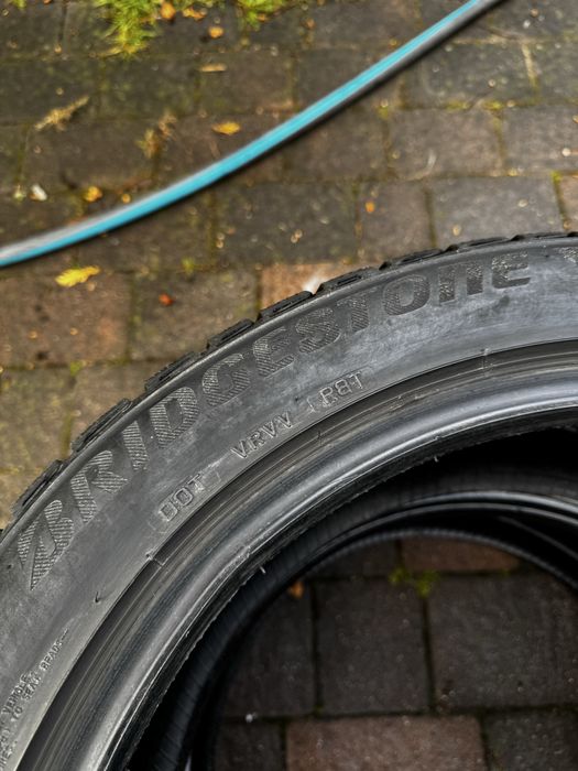 Opony Bridgestone Blizzak 235/45 R18 98V zimowe