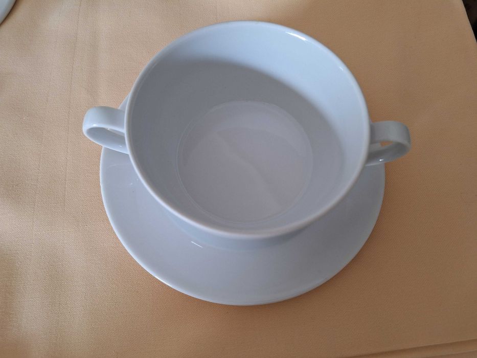 Bulionówka wraz se spodkiem Lubiana 12 szt.a, model Nadia, poj. 300 ml