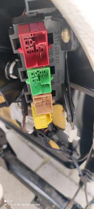 Fotel Fotele Zestaw Grzane Skóra Wersja Angielska Skoda SuperB 2004 r