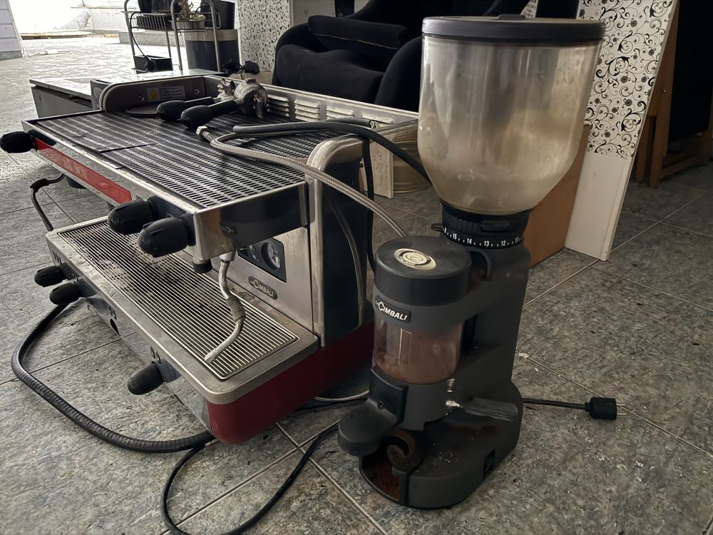 Maquina de Café LaCIMBALI Profissional