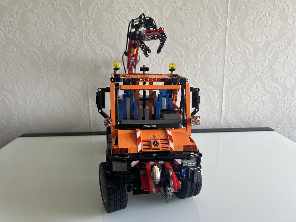 LEGO Technic 8110 Unimog U 400