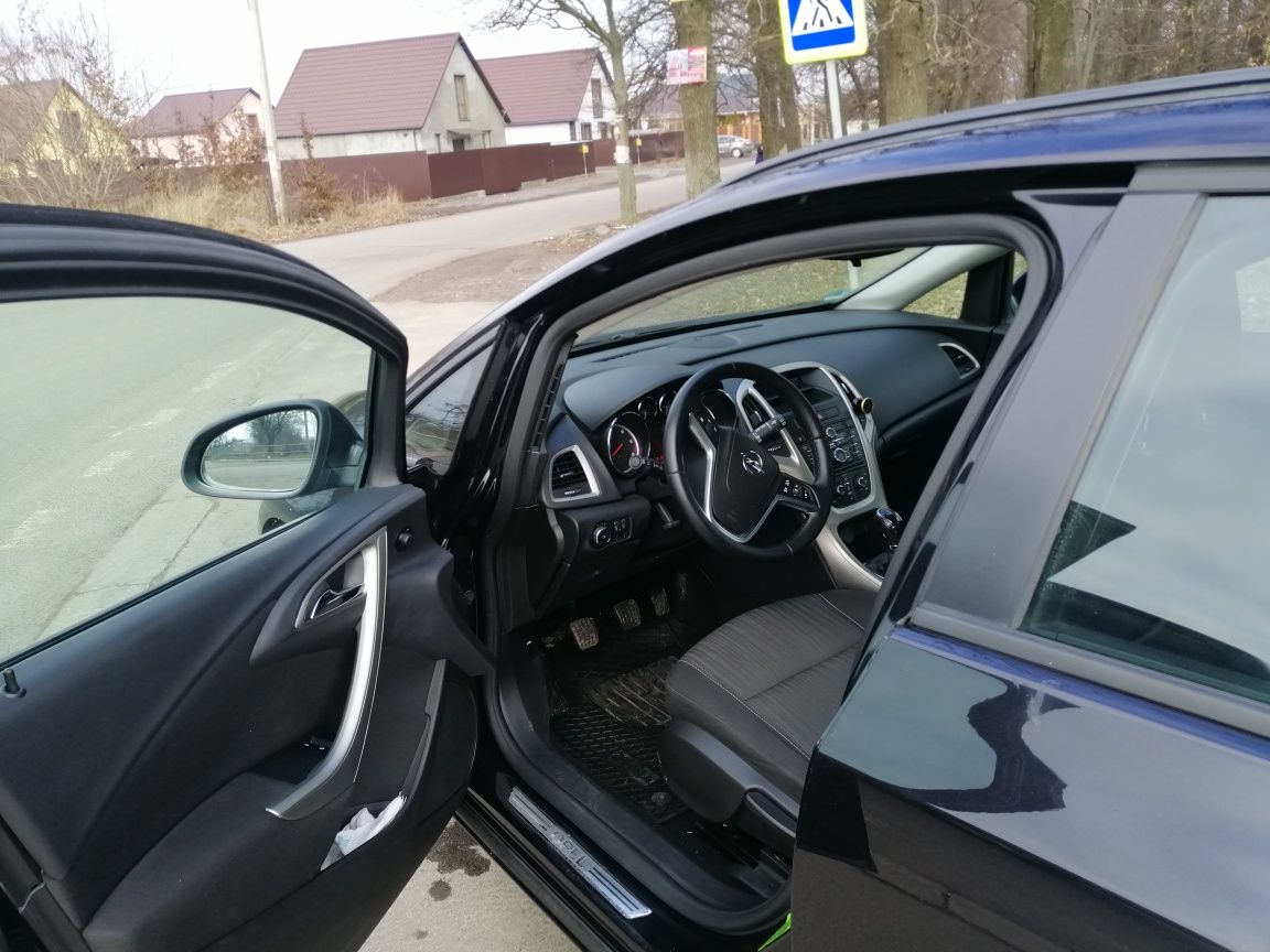 Продам Open Astra J