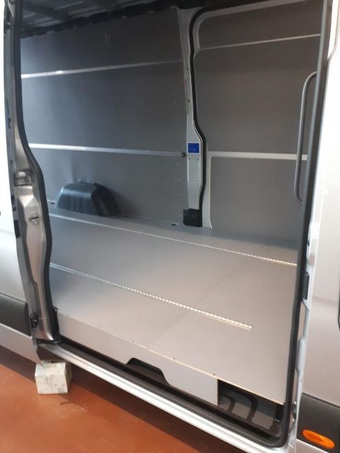 Zabudowa ze sklejki VW Crafter L4H2