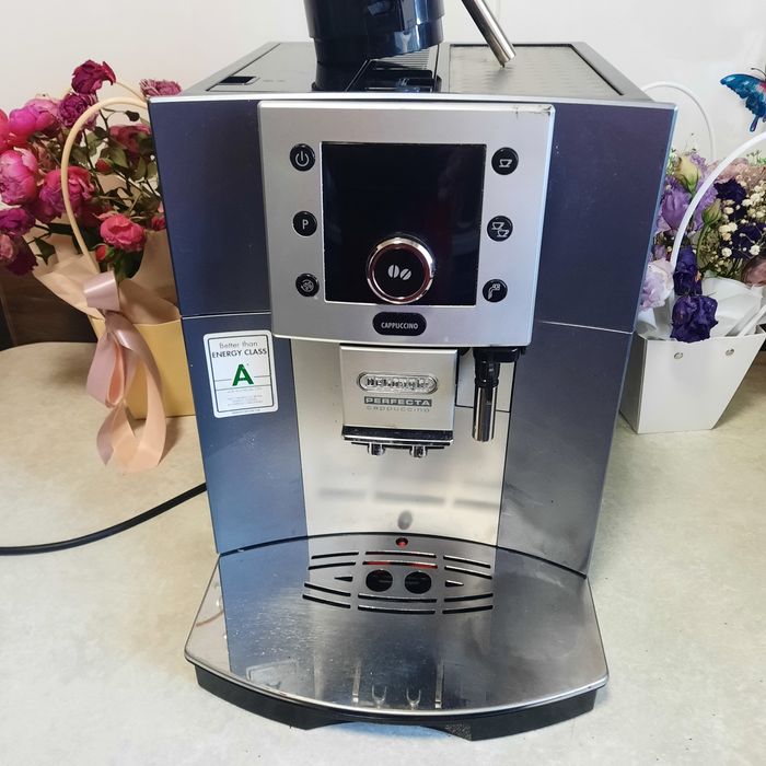 Продам кофемашину Delonghi