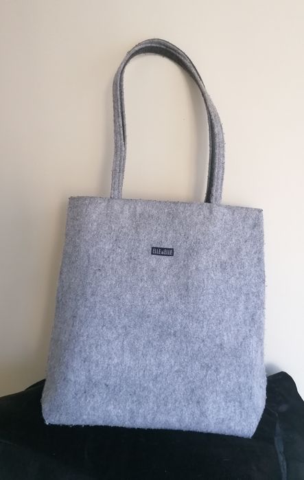 Carteira de ombro marca Elle