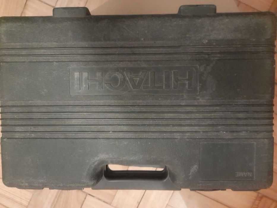 Carregador de bateria Hitachi UC18YGL2 + Lanterna Hitachi + extra