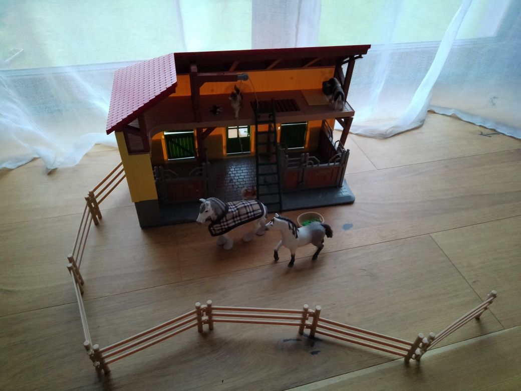 Schleich Stajnia farm Word 42485