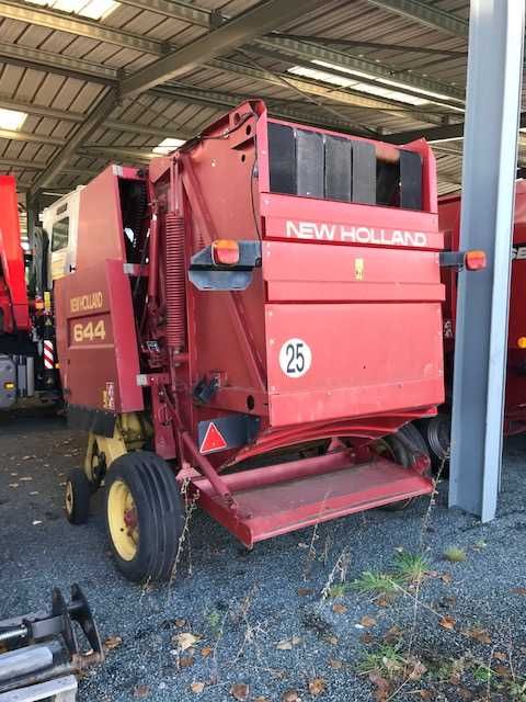 Prasa rolująca NEW HOLLAND NH 644