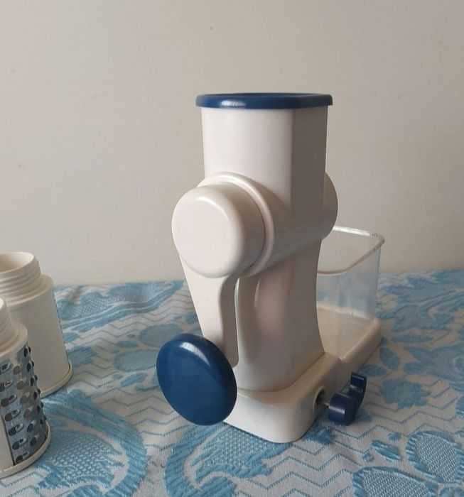 Rolo manual cortador/ralador 

- Destacável 3 lâmina de aço inoxidável