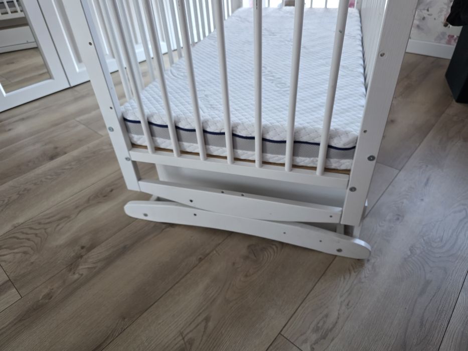Łóżeczko z funkcją kołyski z materacem Rücken 120 x60