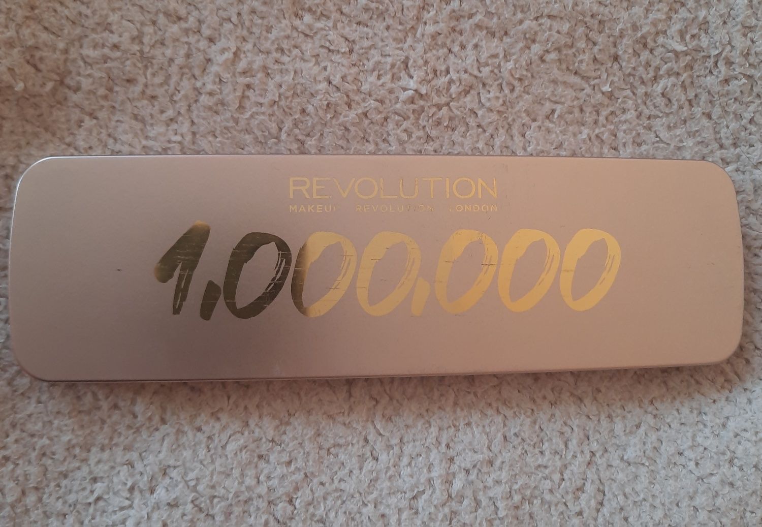 Paletka cieni Revolution One milion