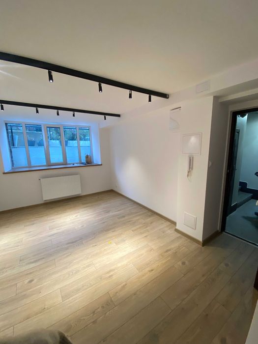 Lokal biurowy pow. 32,83 m² – świeżo wyremontowany   – Litewska 10