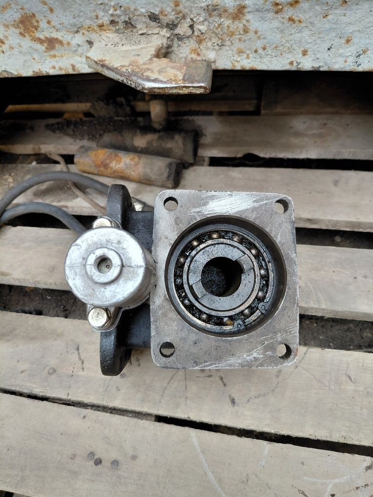 Коробка отбора мощности (КОМ) КАМАЗ (5511-4202010-20)
Коробка відбооу