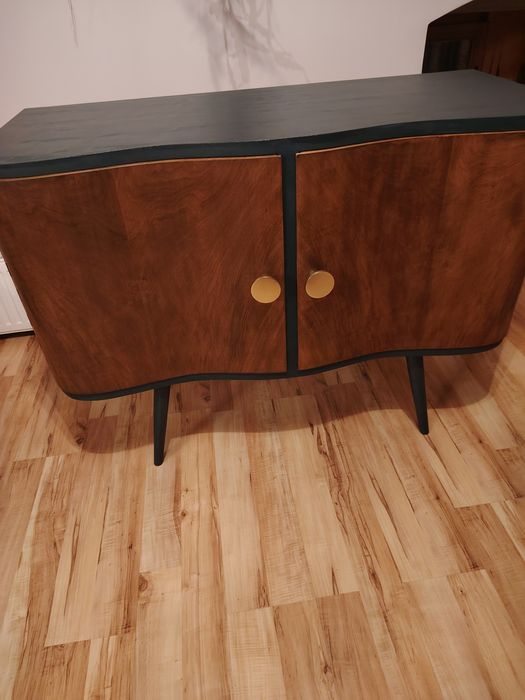 Komoda drewniana z okresu prl