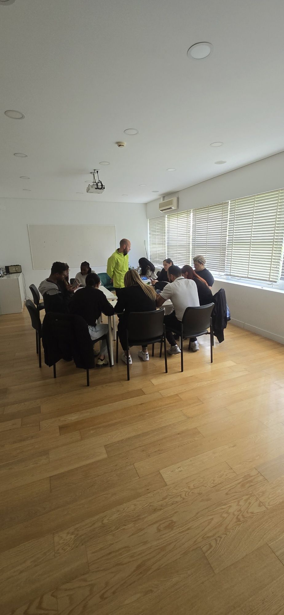 Aluguer de Salas e cozinha equipada para formações, aulas, workshops