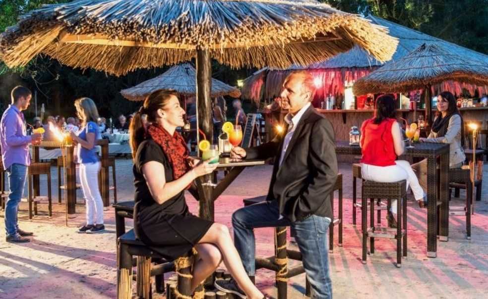 Parasol tropikalny  parasol tiki  parasol Hawajski parasol egzotyczny