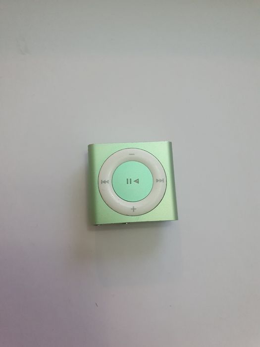 Продам iPod shuffle 4