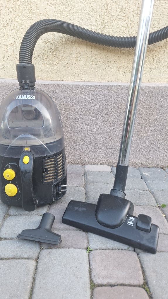 Пилосос Zanussi ZAN 1214