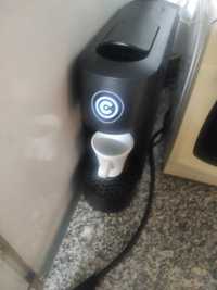 Máquina de café de cápsulas marca continente Grazie
