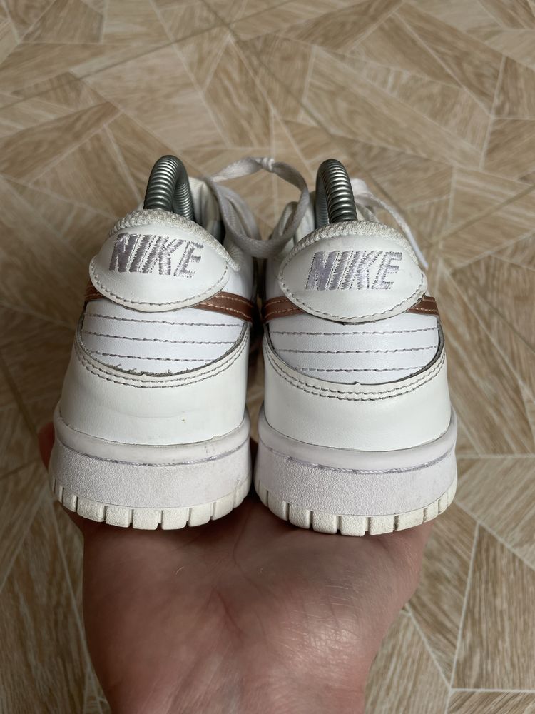 Женские Кроссовки Nike Dunk Sb Low GS White