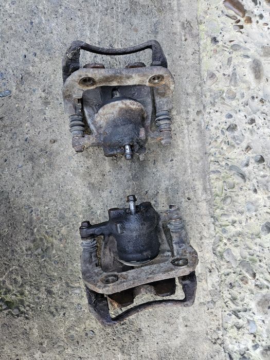 Цапфа супорт тормозний диск датчик АБС кулак Опель Меріва Корса Комбо