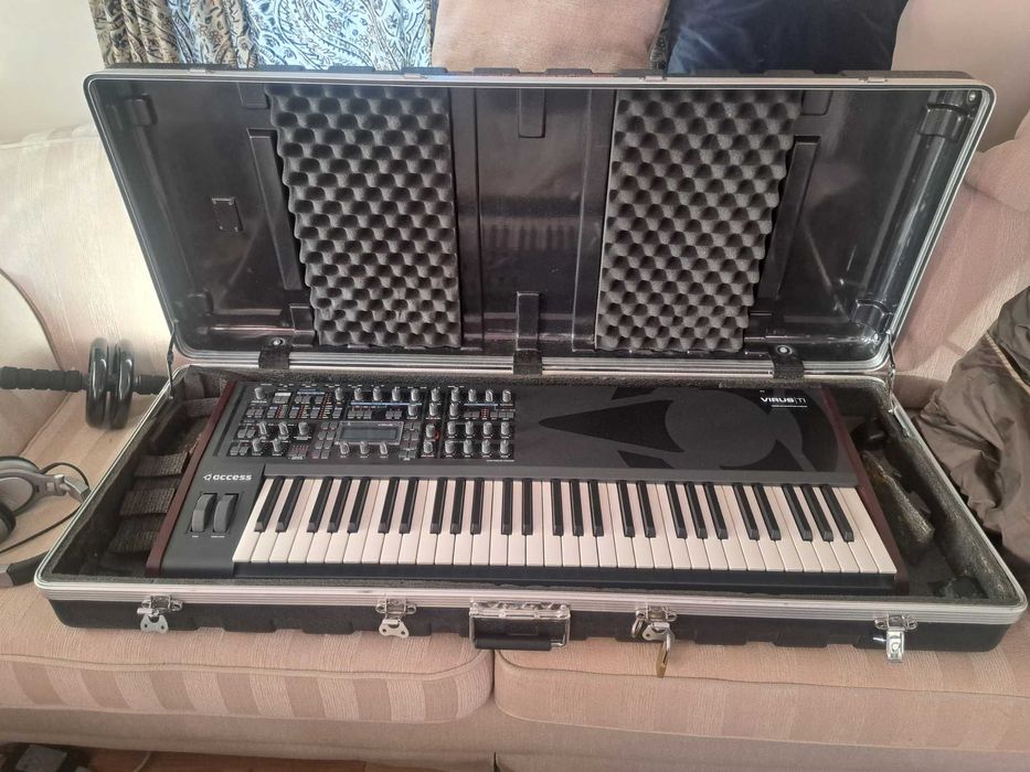 Access Virus TI syntezator