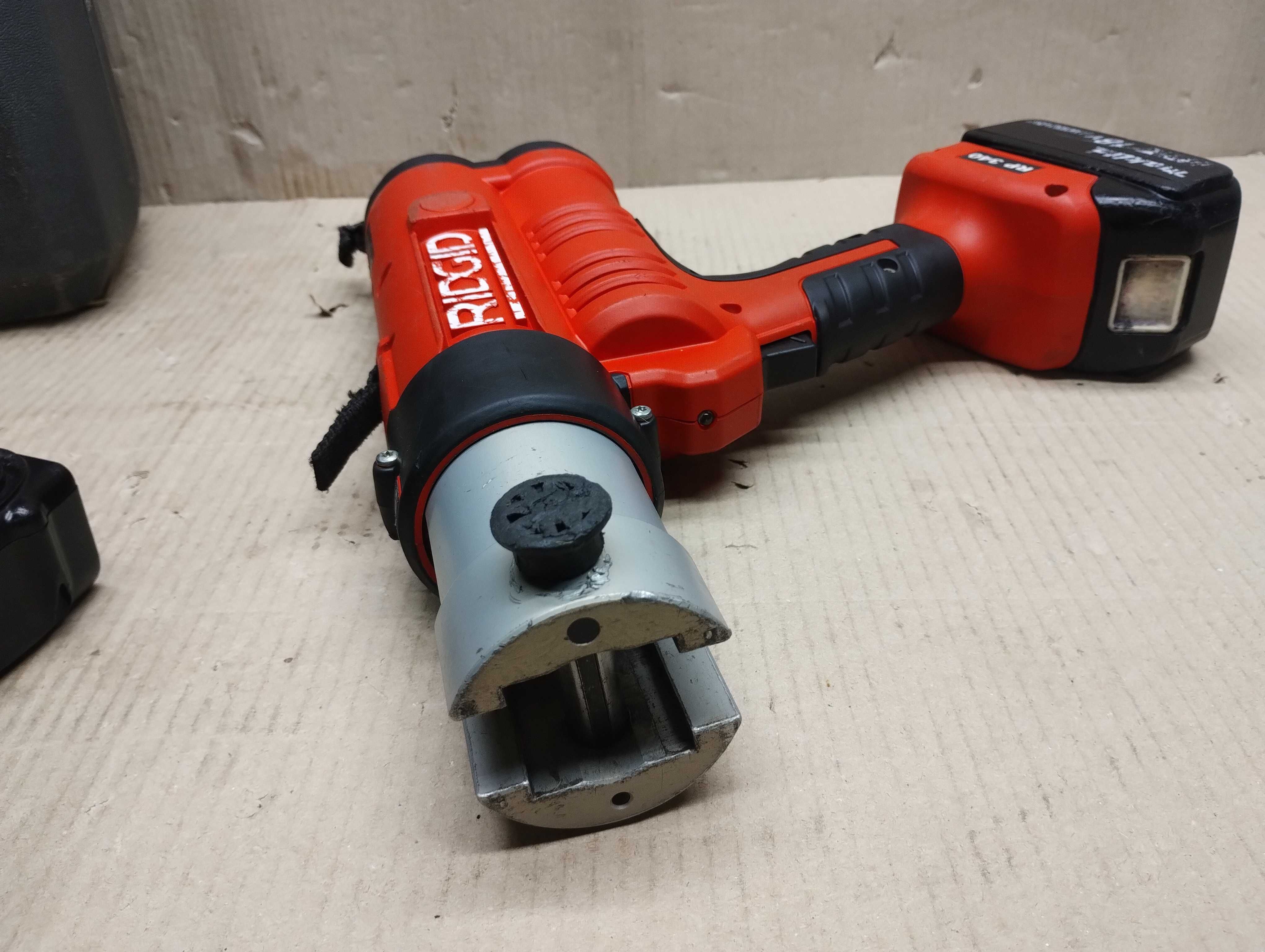 Ridgid RP 340 Zaciskarka Prasa Akumulatorowa szczęki V 12-28 2 baterie