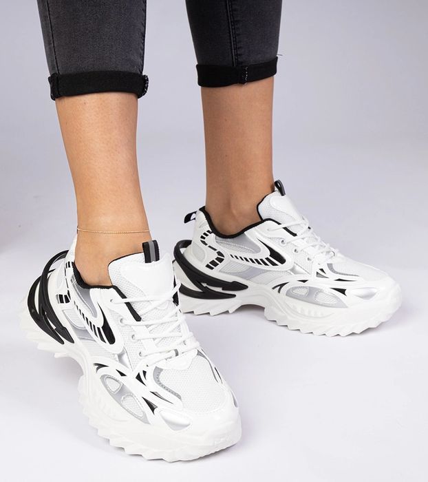 Białe sneakersy sportowe na masywnej podeszwie Lirata