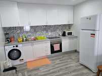 Alugo 1 Quarto em Moradia