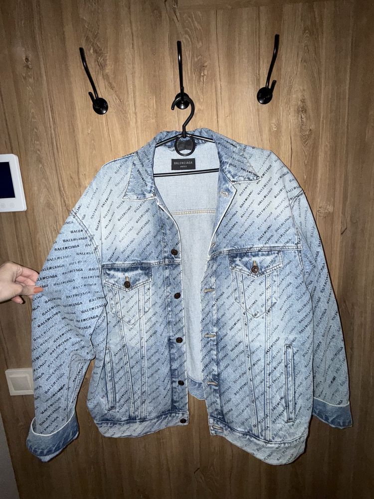 Джинсовая курточка Balenciaga