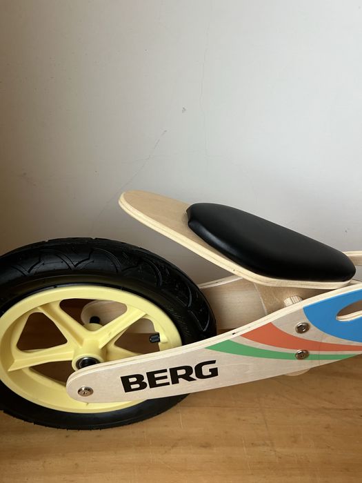 Bicicleta de madeira equilibrio montessori
