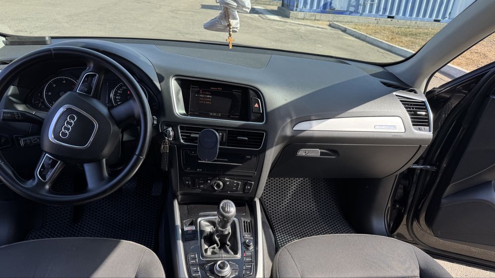Audi Q5 Quattro 2011 року, 2.0 TDI , повний привід, механіка