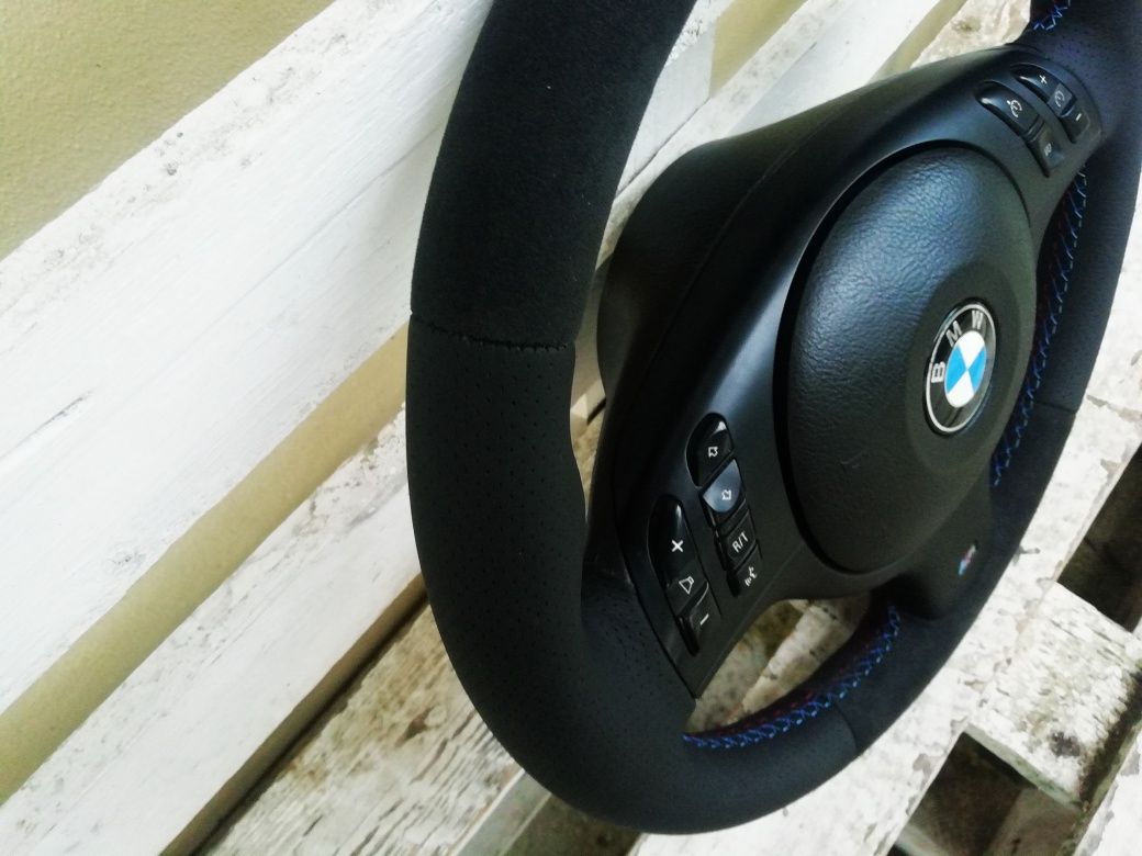 Volante bmw personalizado linhas M Alcântara pele perfurada carbono